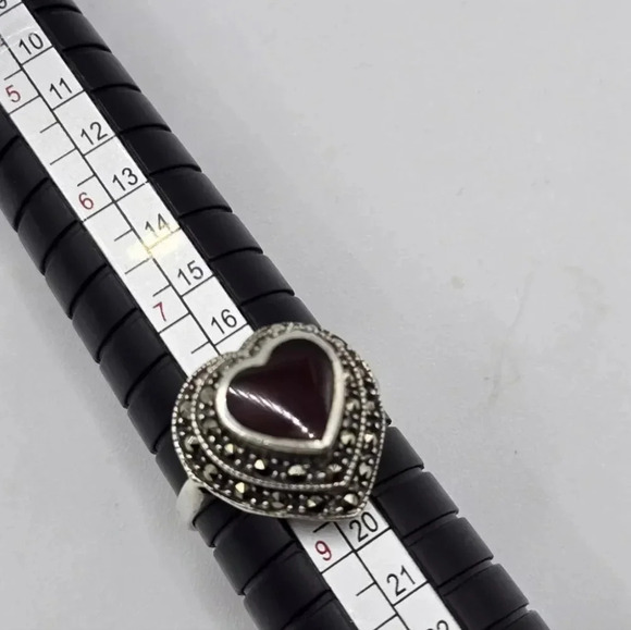 Sterling Silver Natural Carnelian And Marcasite Heart Ring Size 8 - Picture 4 of 5